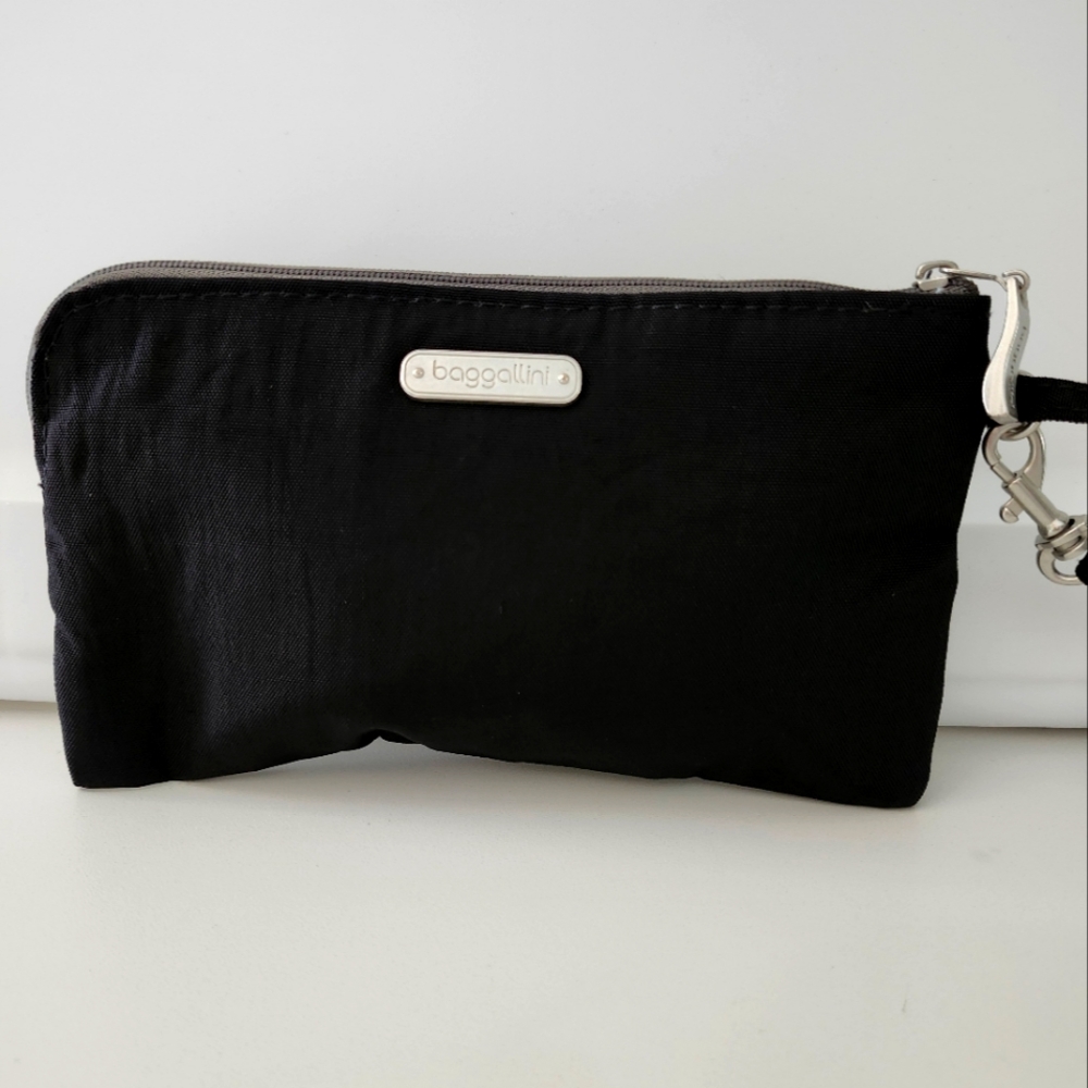 Baggallini wristlet